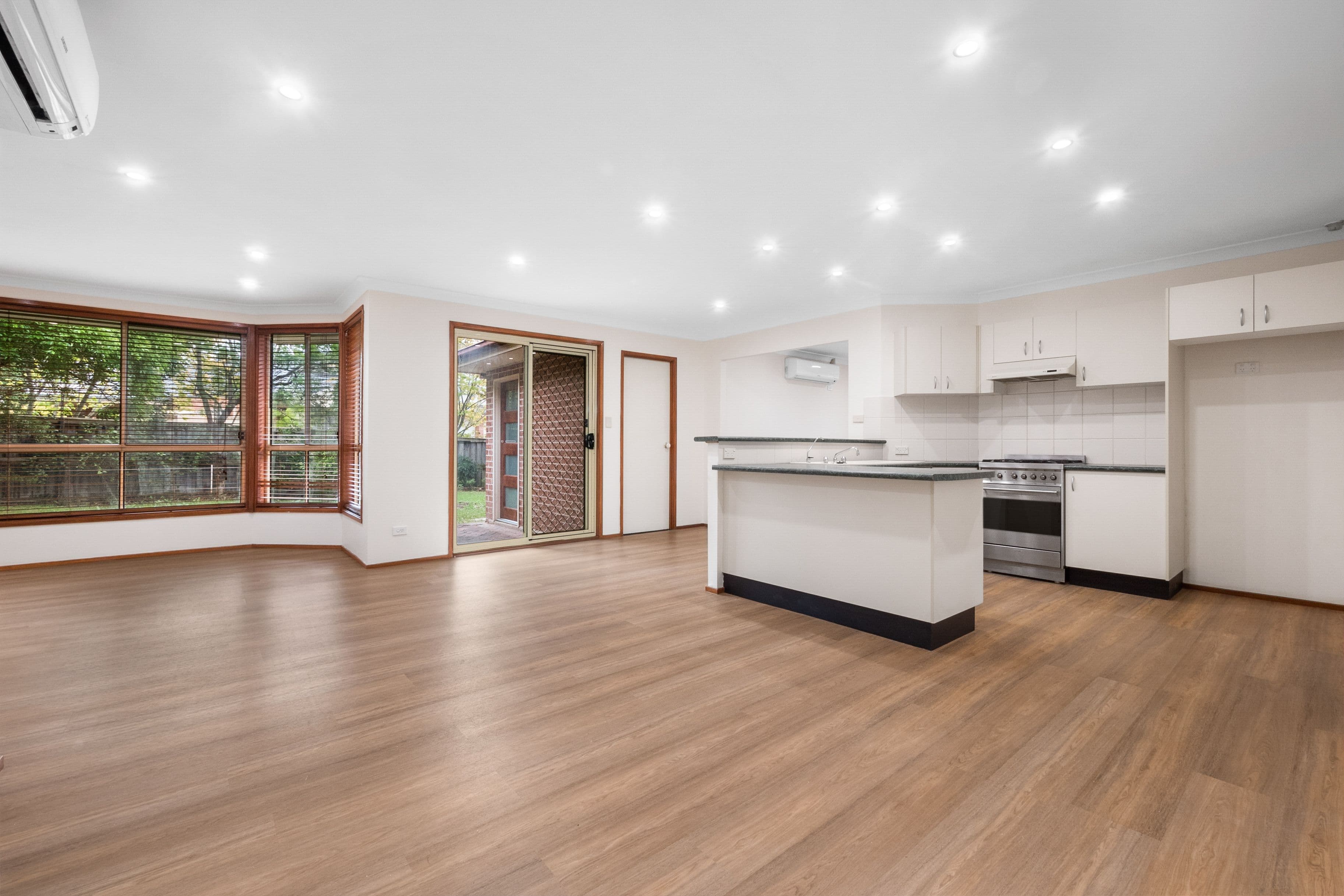 33 Solitaire Court, Stanhope Gardens NSW 2768, Stanhope Gardens - Thumbnail 2