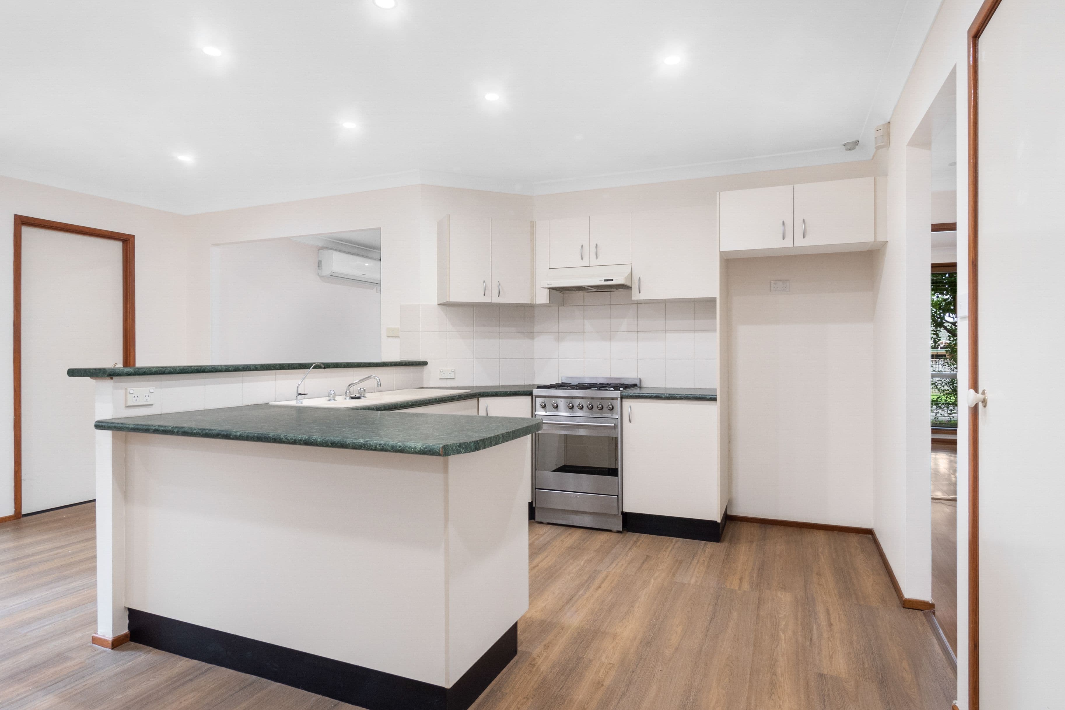 33 Solitaire Court, Stanhope Gardens NSW 2768, Stanhope Gardens - Thumbnail 3