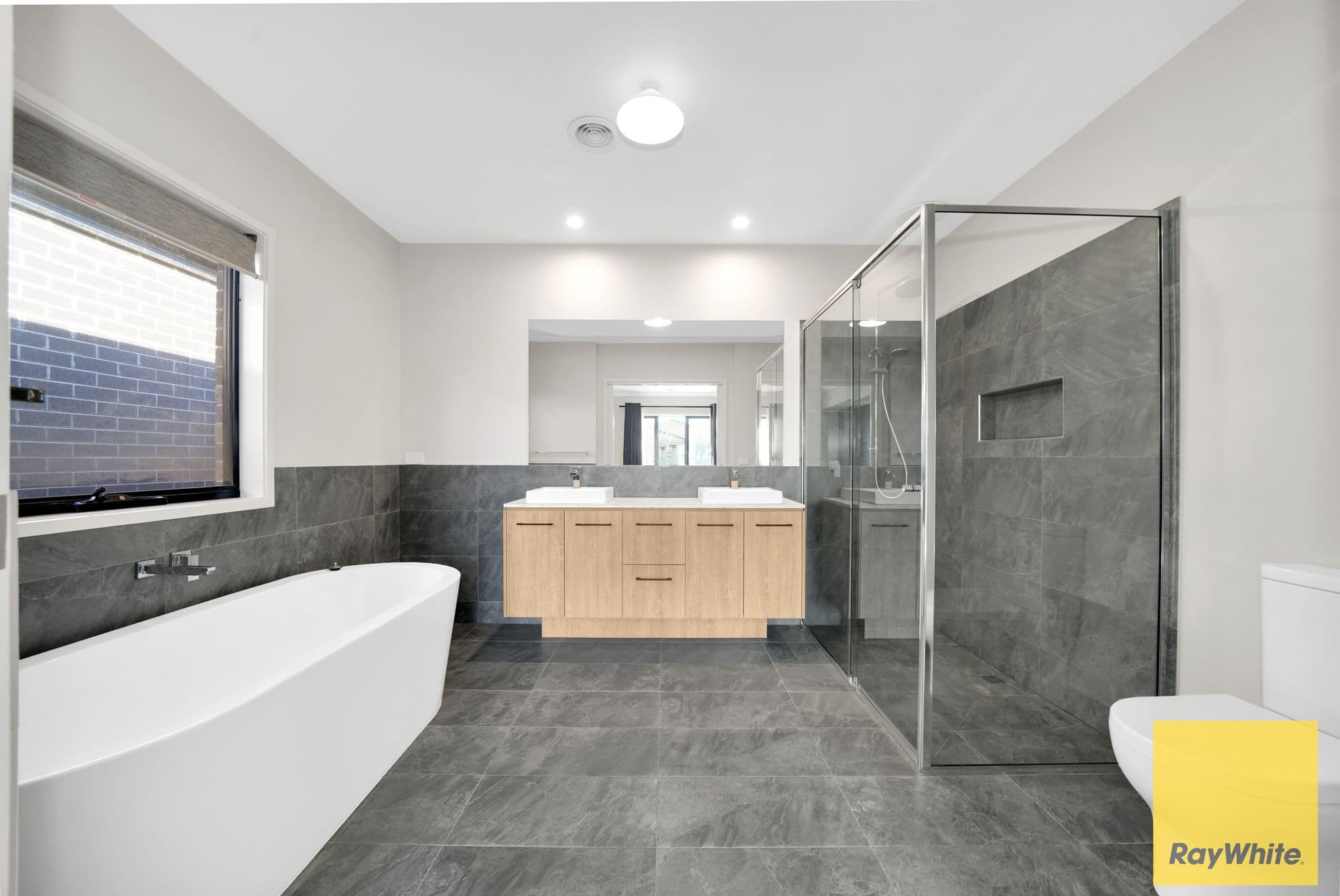 6 Fairford Road, THORNHILL PARK VIC 3335, Thornhill Park - Thumbnail 5