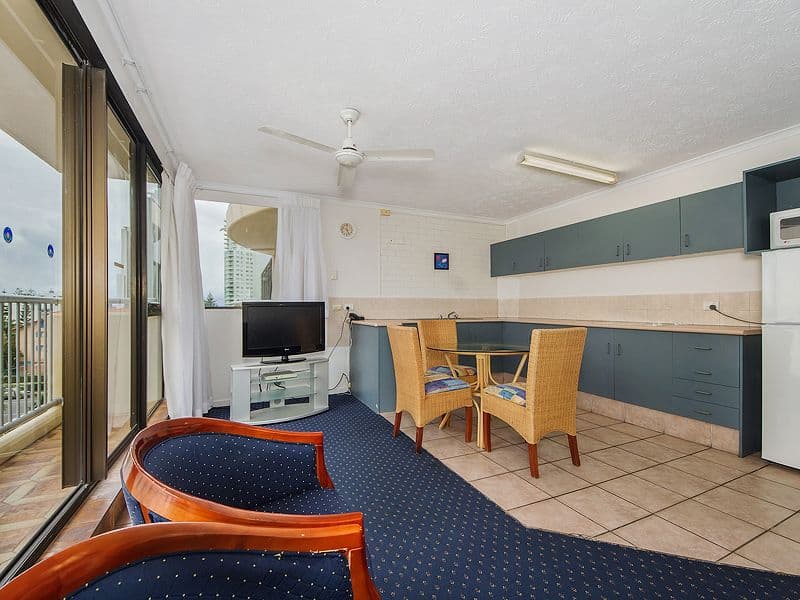 40 Surf Parade, BROADBEACH QLD 4218, Broadbeach - Thumbnail 2