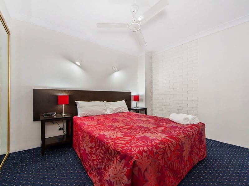 40 Surf Parade, BROADBEACH QLD 4218, Broadbeach - Thumbnail 7