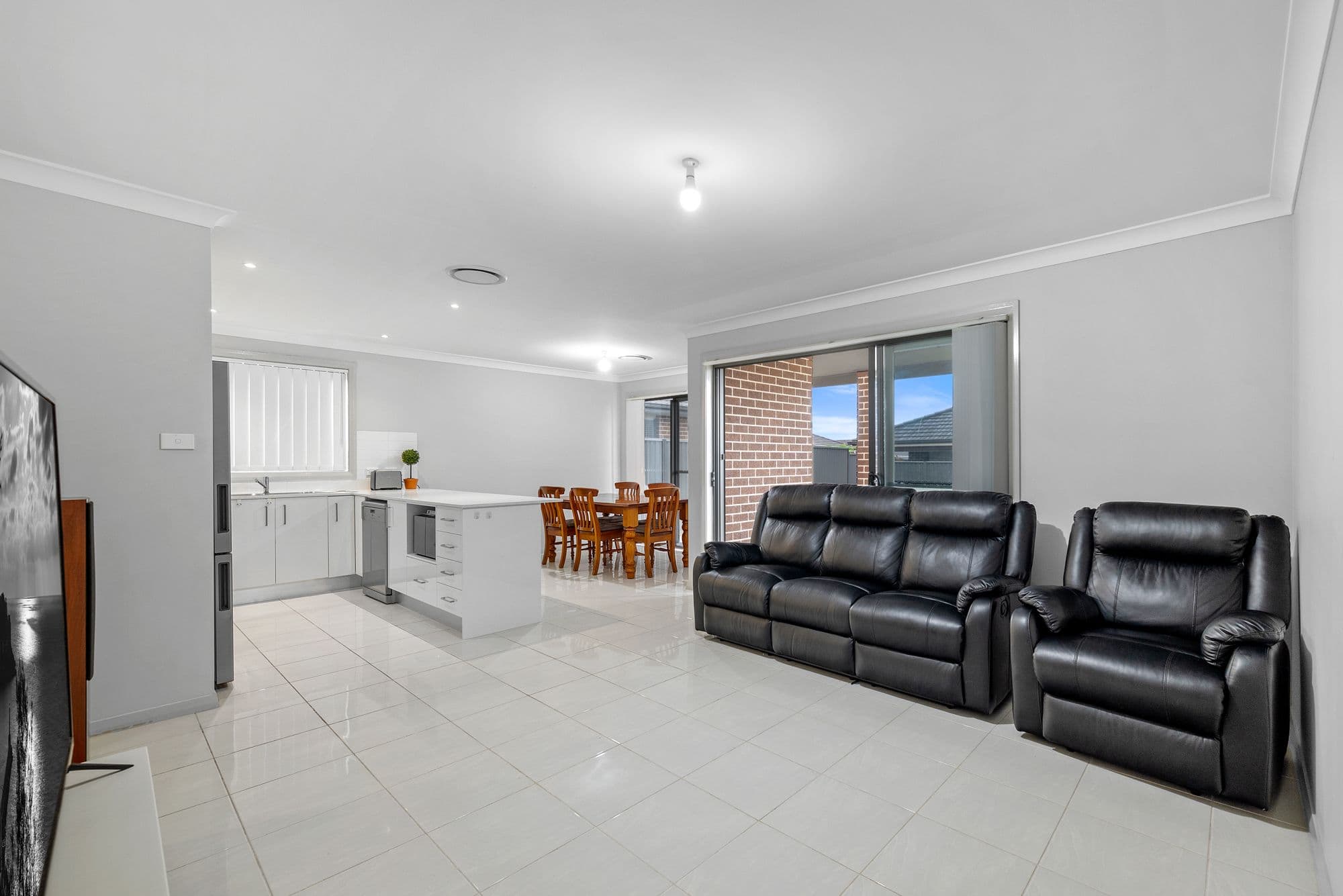 116 Jubilee Drive, JORDAN SPRINGS NSW 2747, Jordan Springs - Thumbnail 3