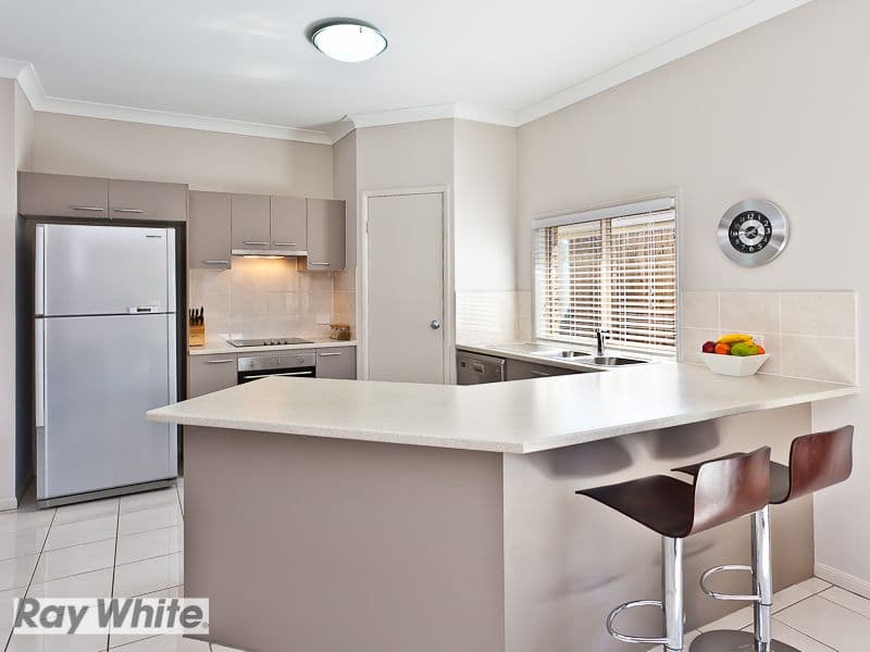 8 Planigale Crescent, NORTH LAKES QLD 4509, North Lakes - Thumbnail 2