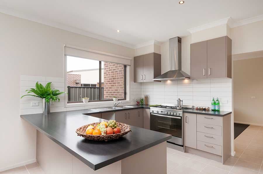 24 Thorngrove Avenue, Craigieburn VIC 3064, Craigieburn - Thumbnail 2