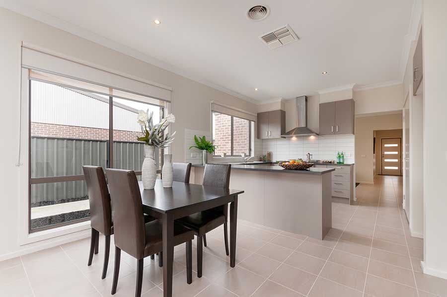 24 Thorngrove Avenue, Craigieburn VIC 3064, Craigieburn - Thumbnail 3