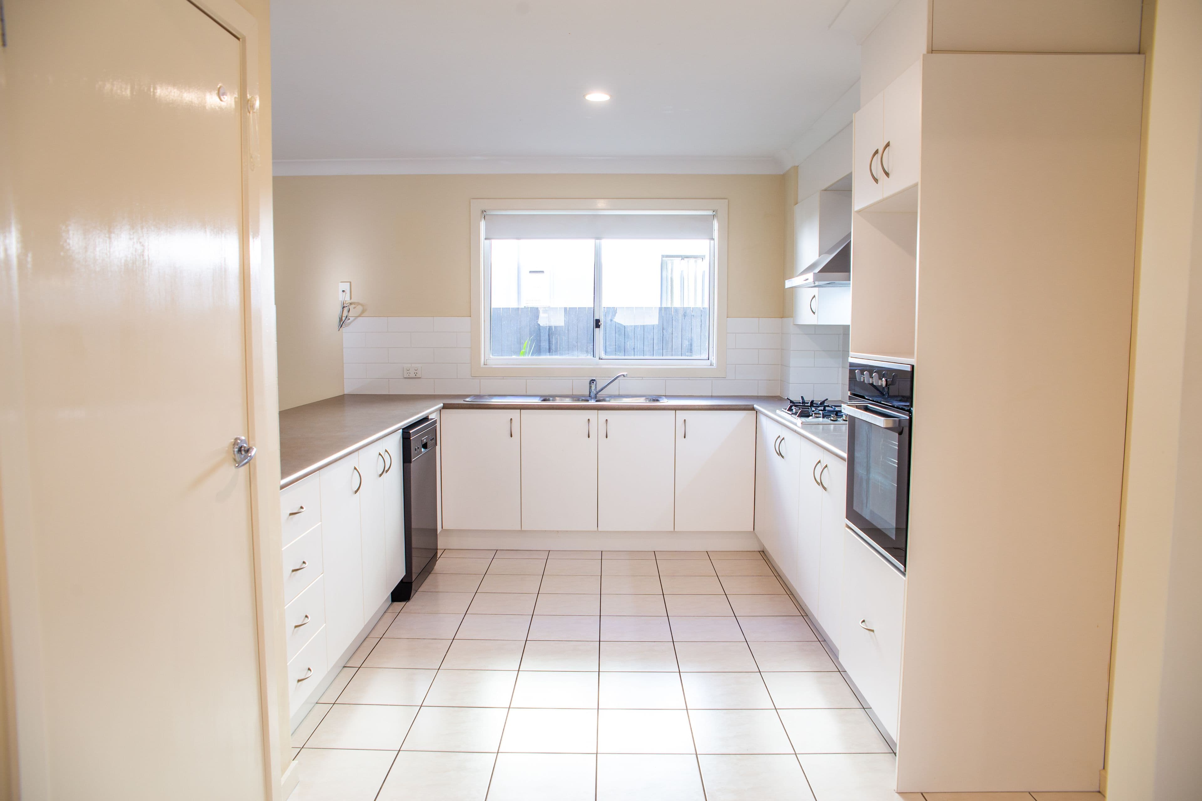 27 Seagreen Drive, Coomera QLD 4209, Coomera - Thumbnail 4