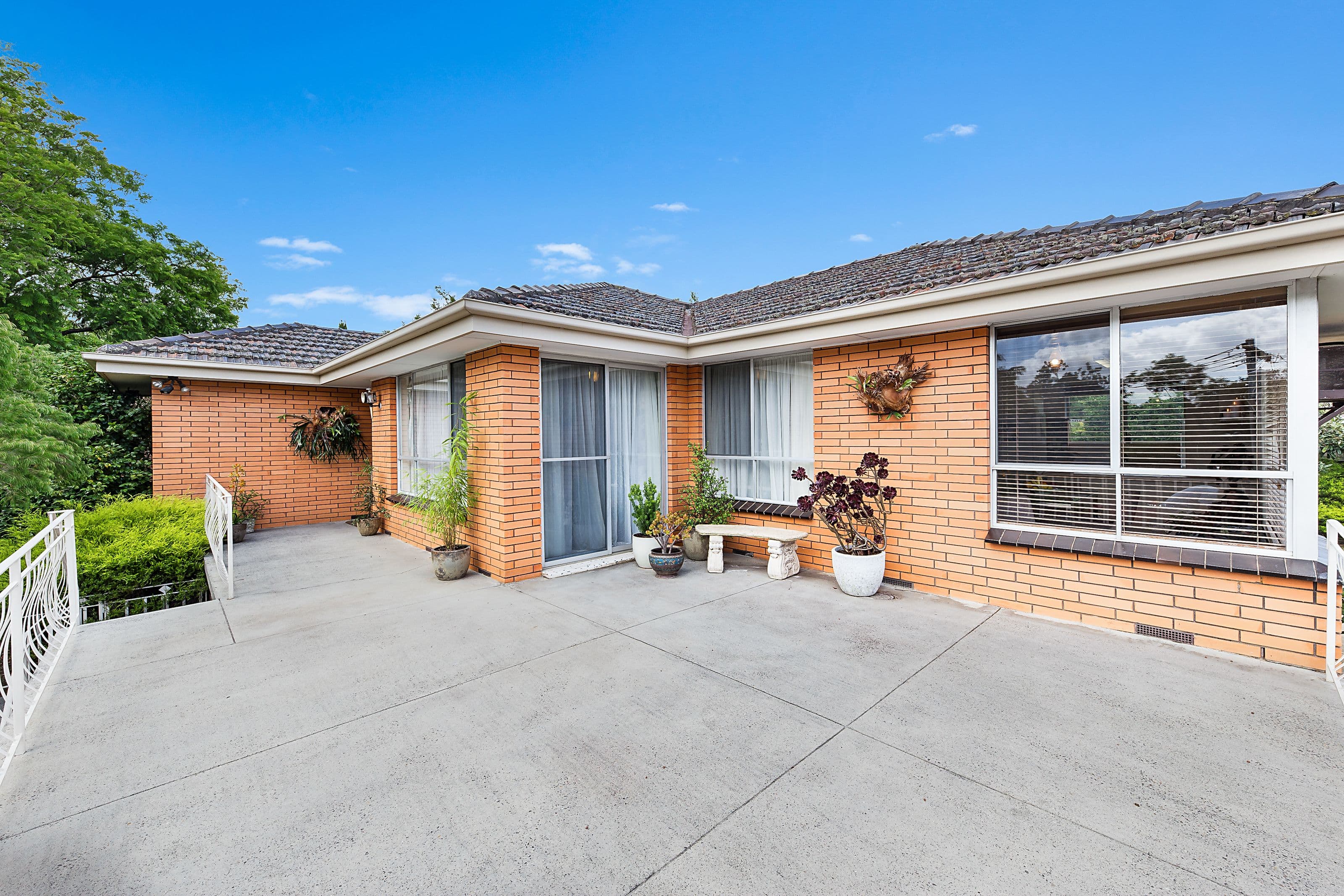 4 Katandra Court, Mount Waverley VIC 3149, Mount Waverley - Thumbnail 2