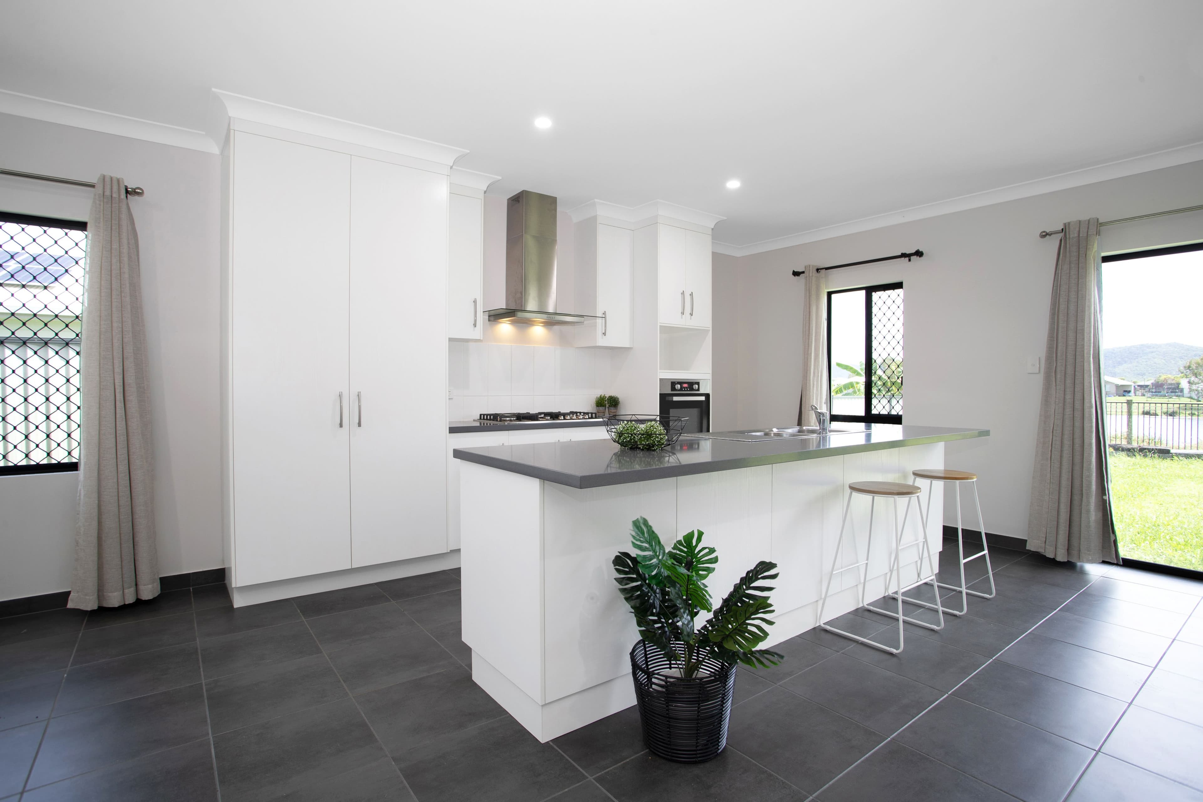 29 Dorothy Place, Mirani QLD 4754, Mirani - Thumbnail 2