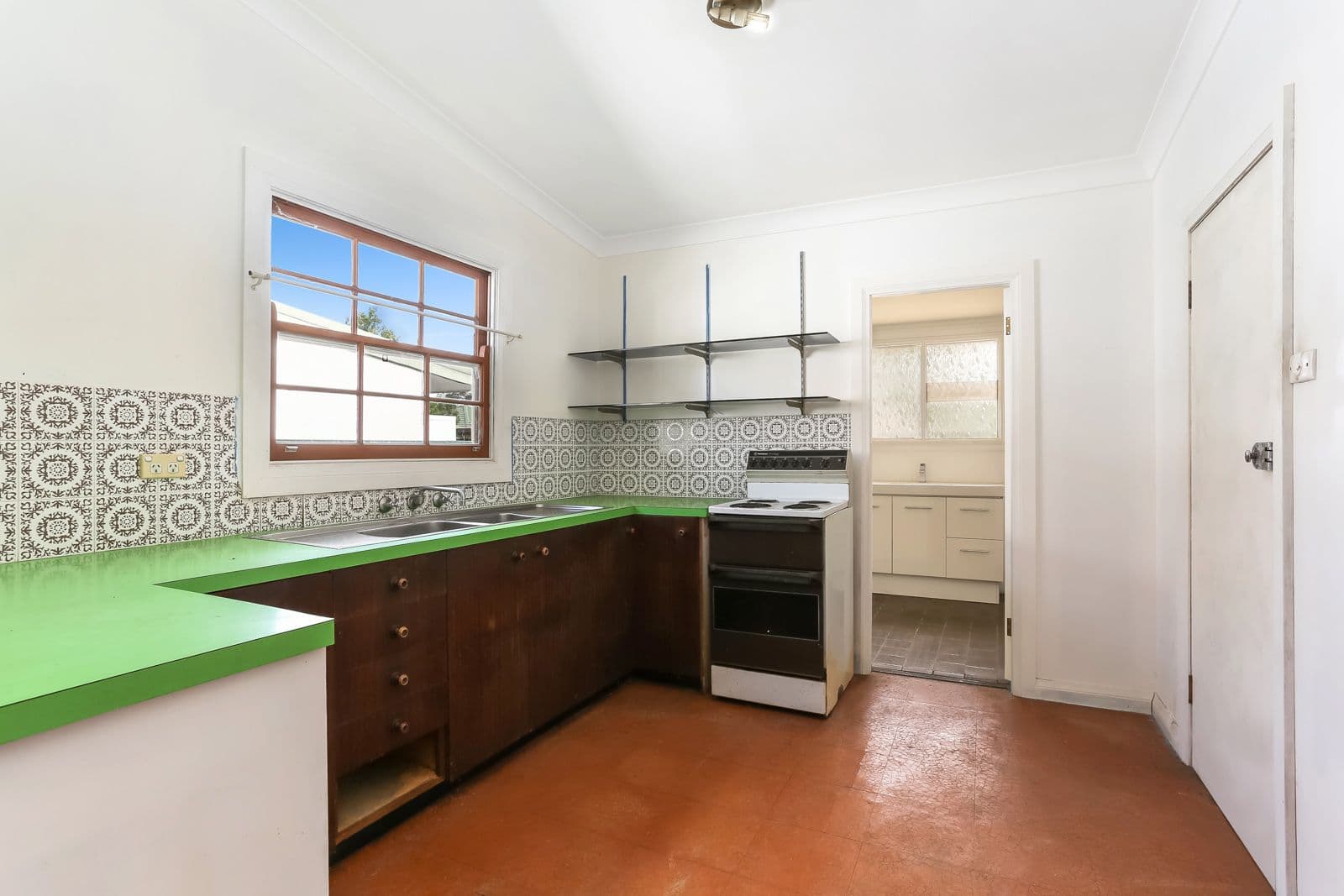 82 Sutherland Street, Mascot - Thumbnail 3