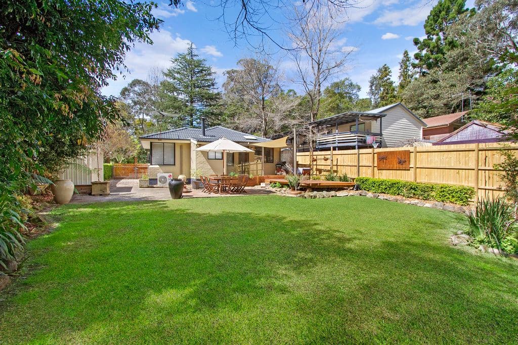 104 Lieutenant Bowen Road, Bowen Mountain - Thumbnail 2