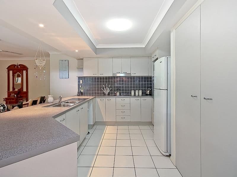 12 Saranah Place, WELLINGTON POINT QLD 4160, Wellington Point - Thumbnail 5