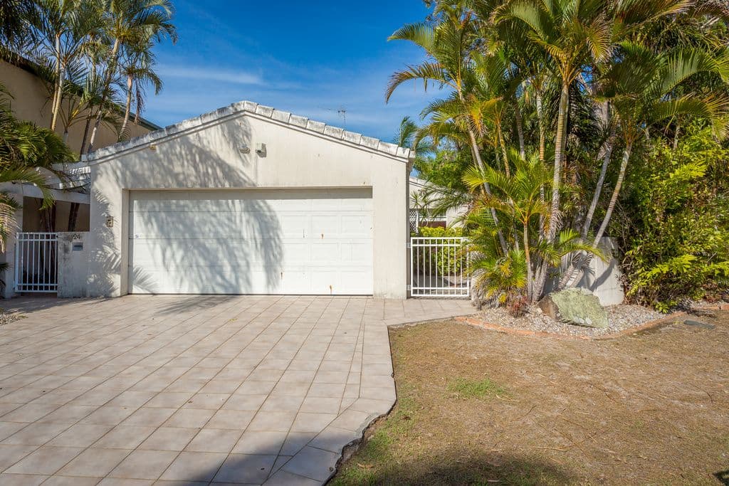24 Emerton Crescent, Robina QLD 4226, Robina - Thumbnail 2