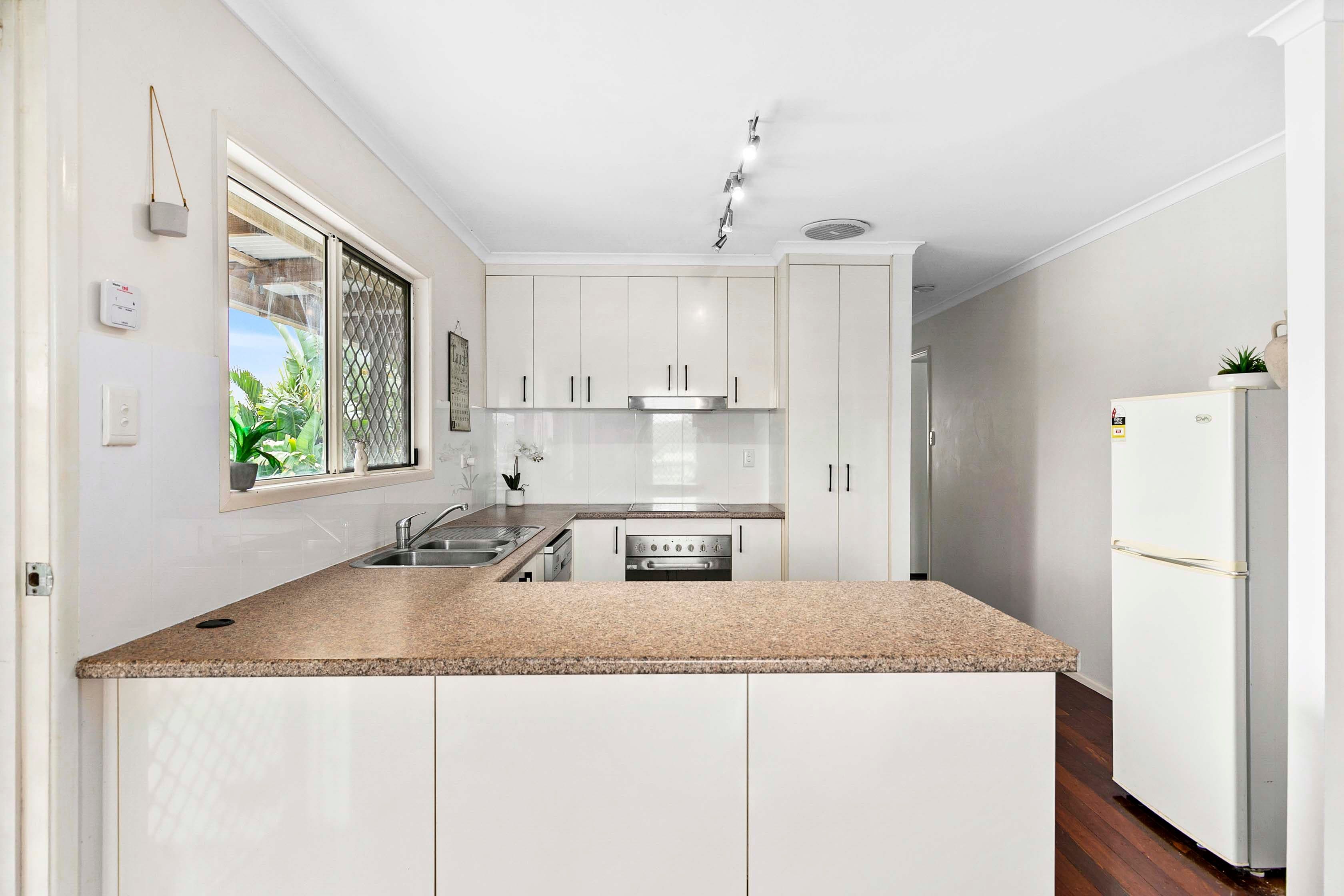13 Gibbs Street, Urangan QLD 4655, Urangan - Thumbnail 7