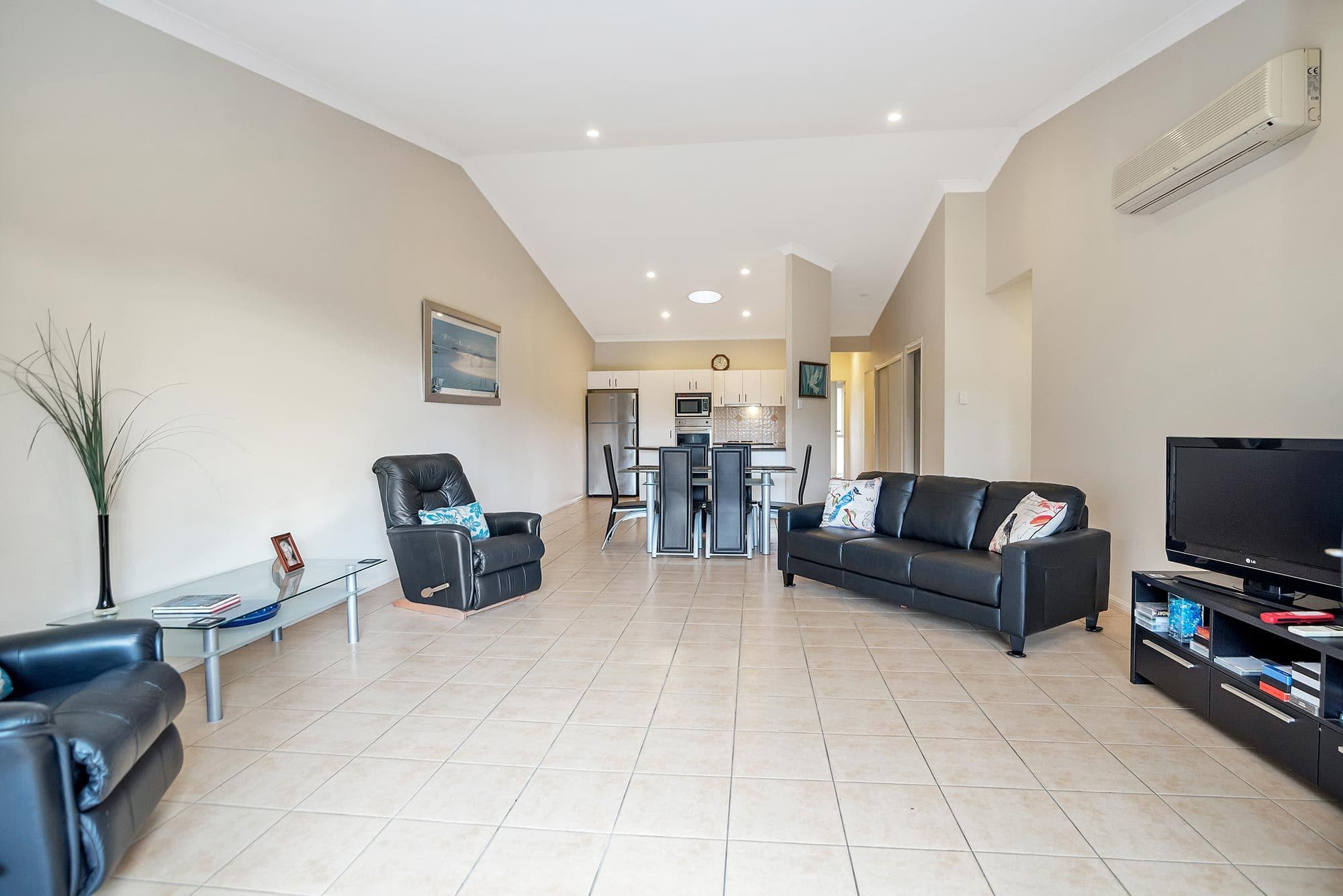 16 Old Kent Road, Upper Coomera QLD 4209, Upper Coomera - Thumbnail 2