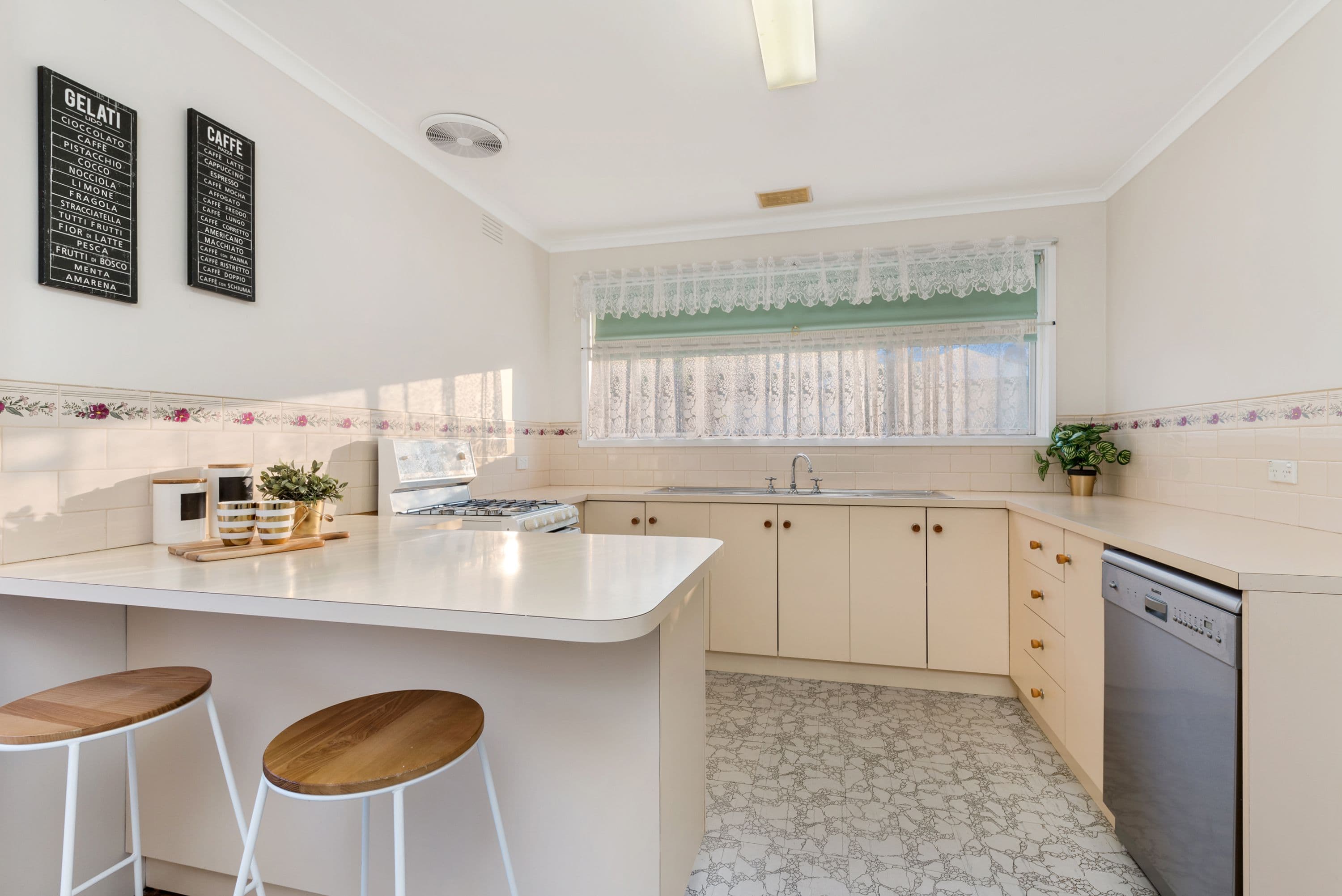 61 Linda Crescent, Ferntree Gully VIC 3156, Ferntree Gully - Thumbnail 5