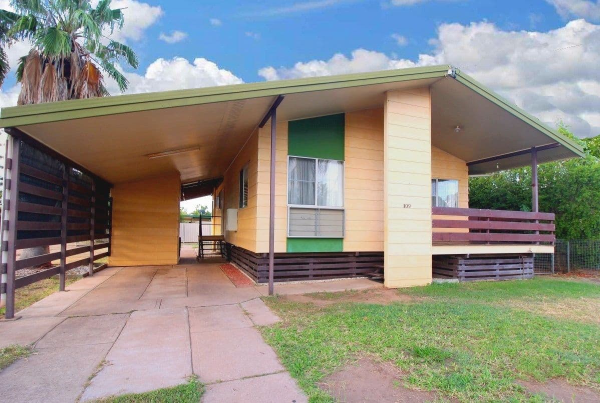 109 Harris Street, Emerald QLD 4720, Emerald - Image 1