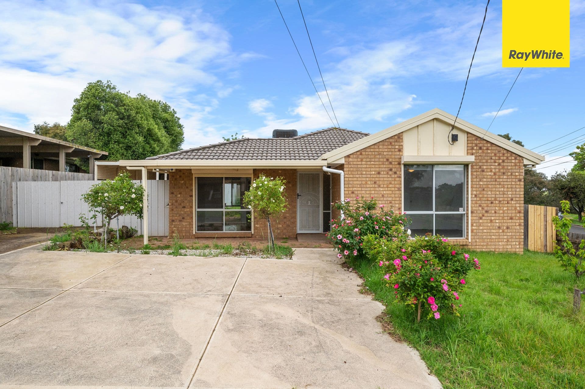 21 Sutherland Avenue, Melton South VIC 3338, Melton South - Image 1
