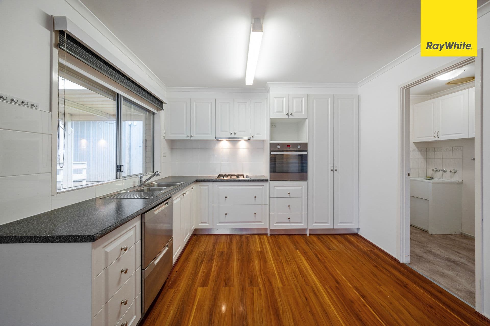 21 Sutherland Avenue, Melton South VIC 3338, Melton South - Thumbnail 4
