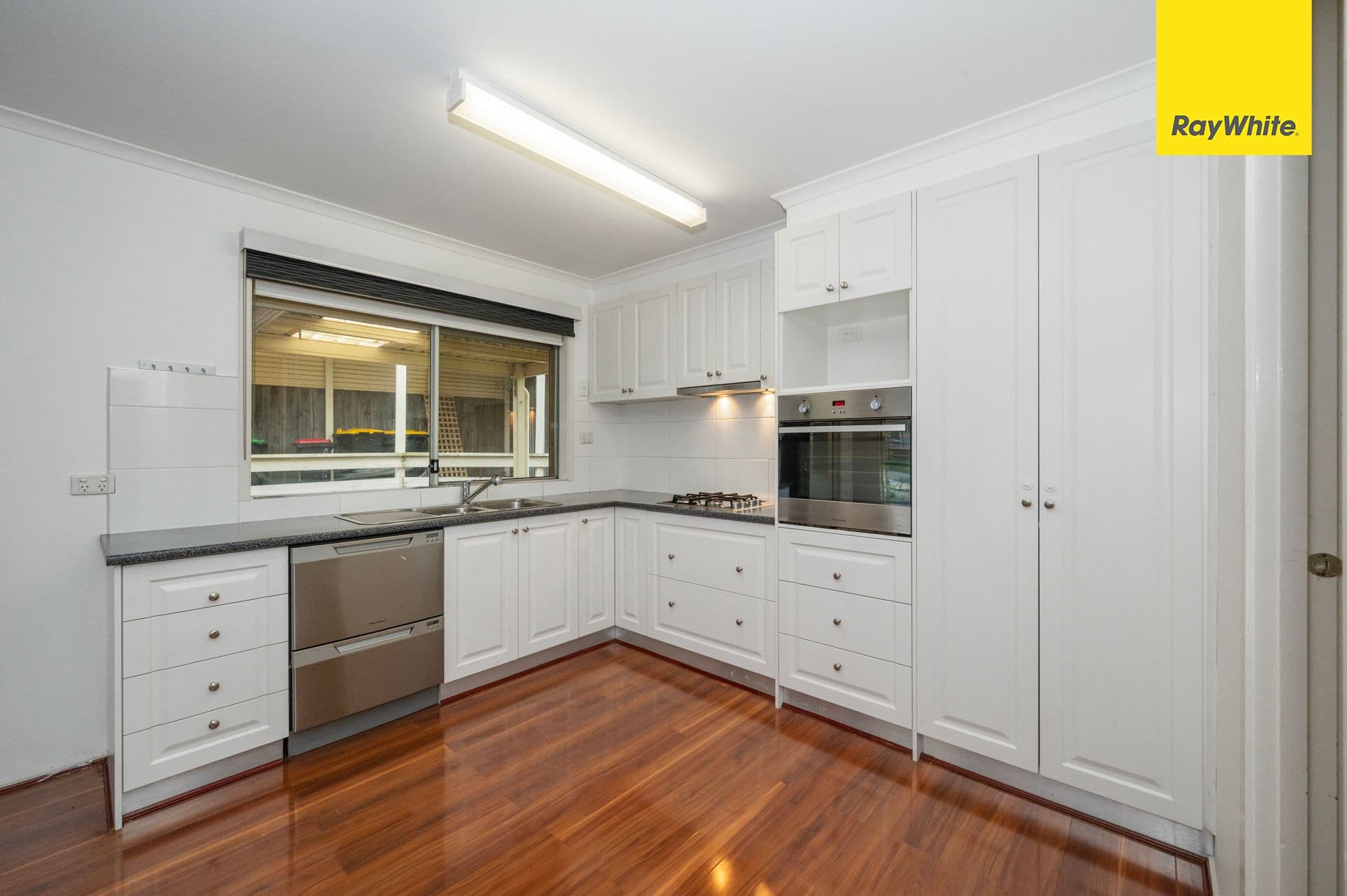 21 Sutherland Avenue, Melton South VIC 3338, Melton South - Thumbnail 5