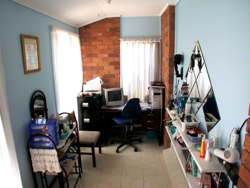 9 Esther Close, GOROKAN NSW 2263, Gorokan - Thumbnail 5