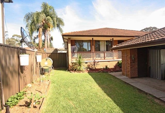 6 Clover Place, MACQUARIE FIELDS NSW 2564, Macquarie Fields - Image 1