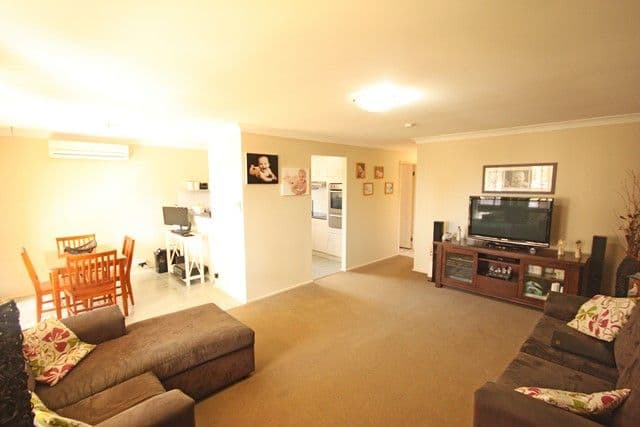 6 Clover Place, MACQUARIE FIELDS NSW 2564, Macquarie Fields - Thumbnail 2