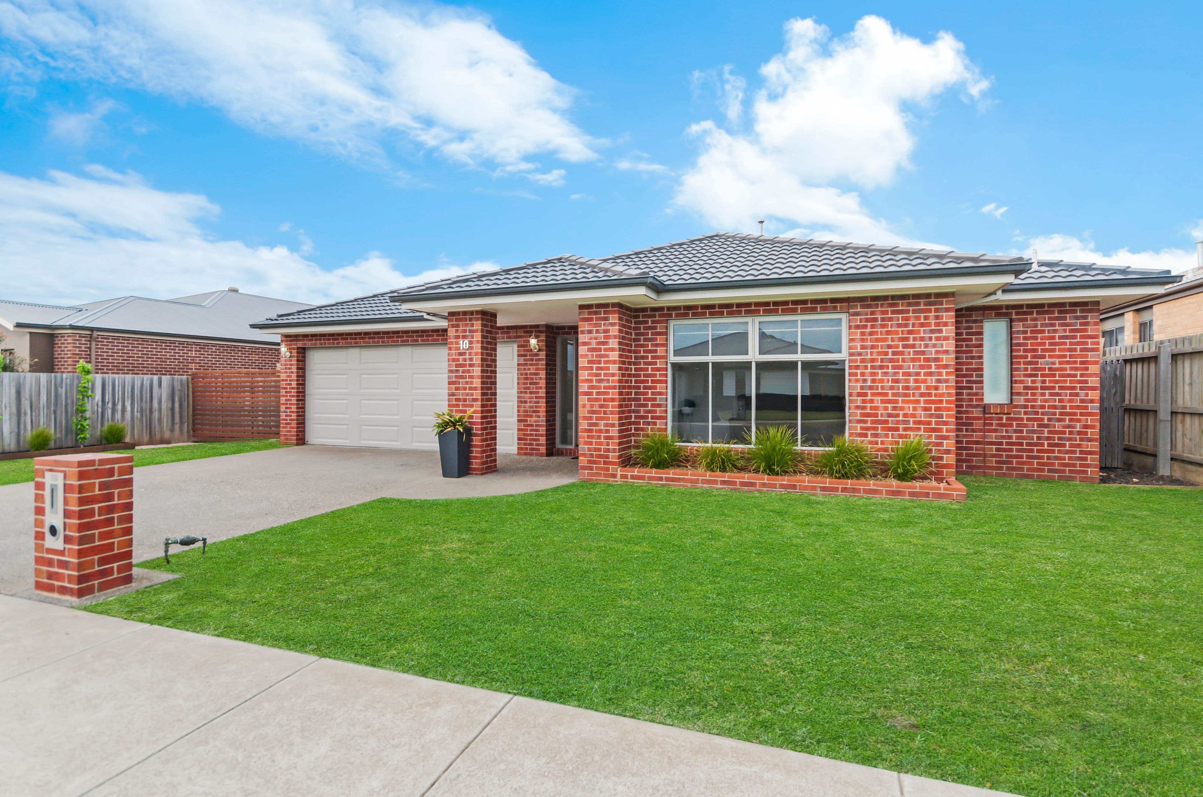 15 Bay Street, Caroline Springs - Image 1