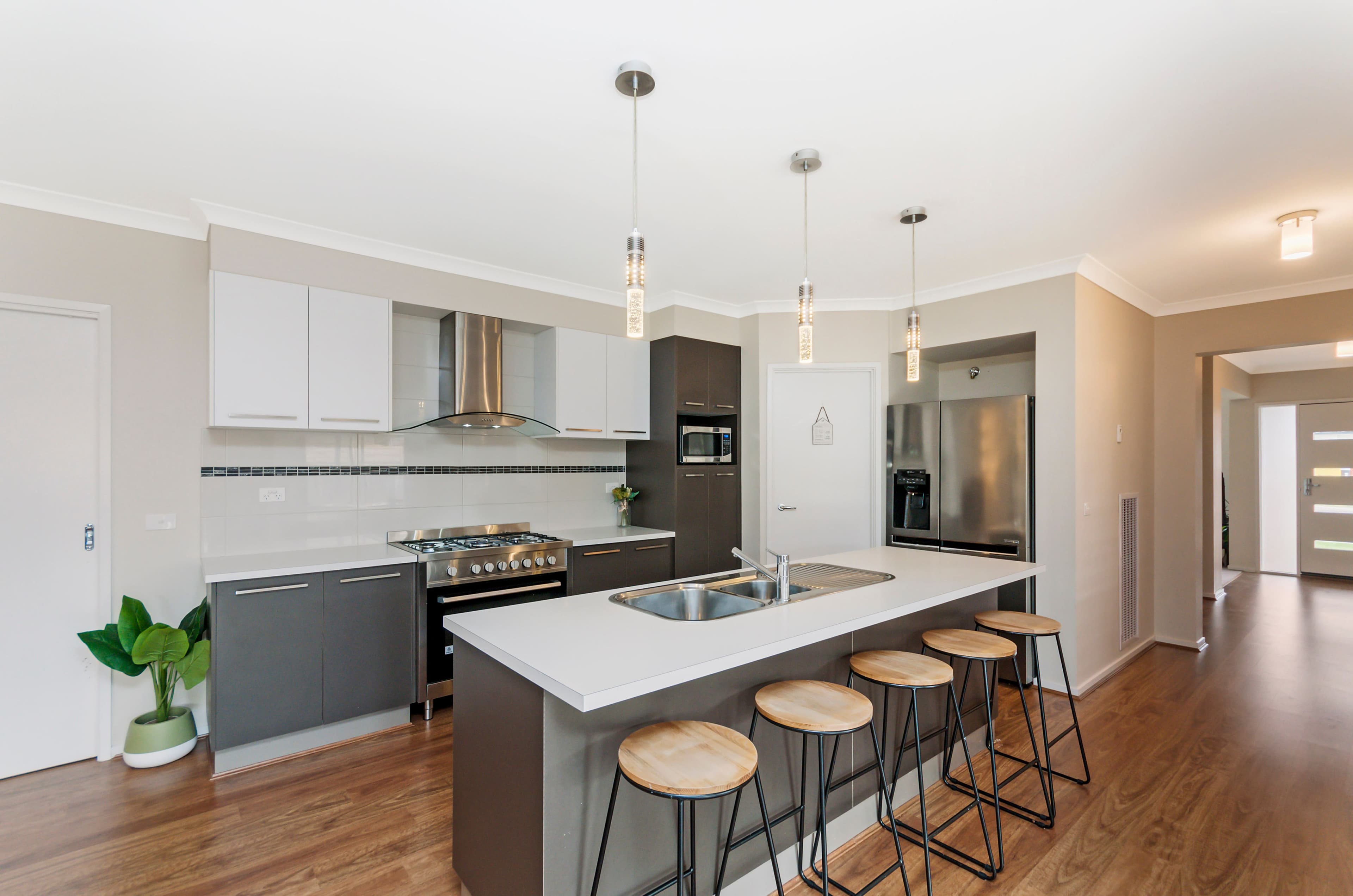 15 Bay Street, Caroline Springs - Thumbnail 2