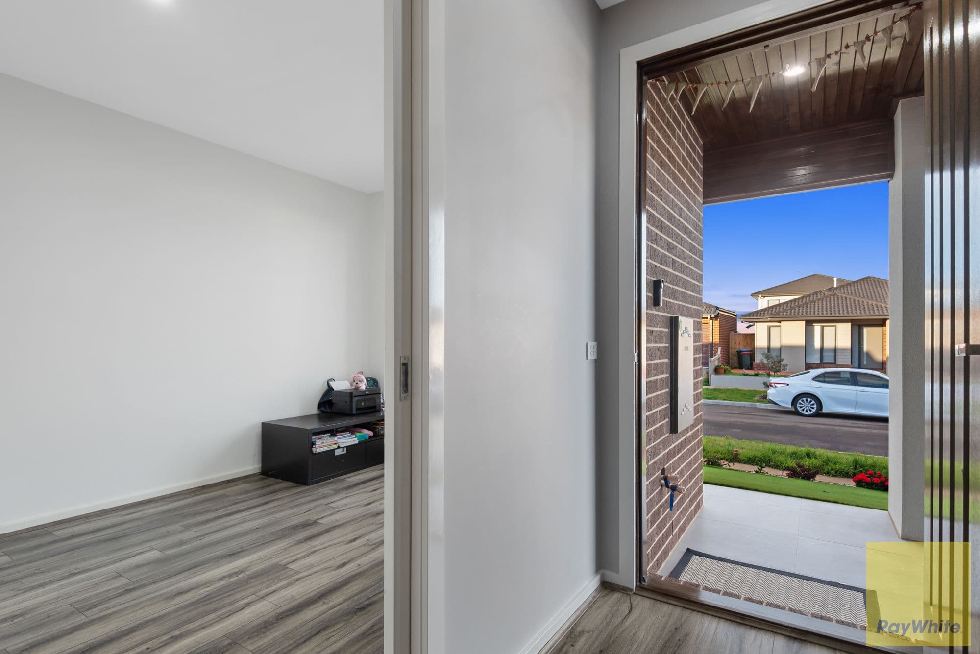 28 Surya Street, Truganina VIC 3029, Truganina - Thumbnail 3