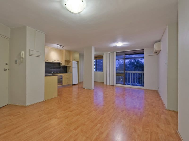 574 BOUNDARY Street, SPRING HILL QLD 4000, Spring Hill - Thumbnail 2