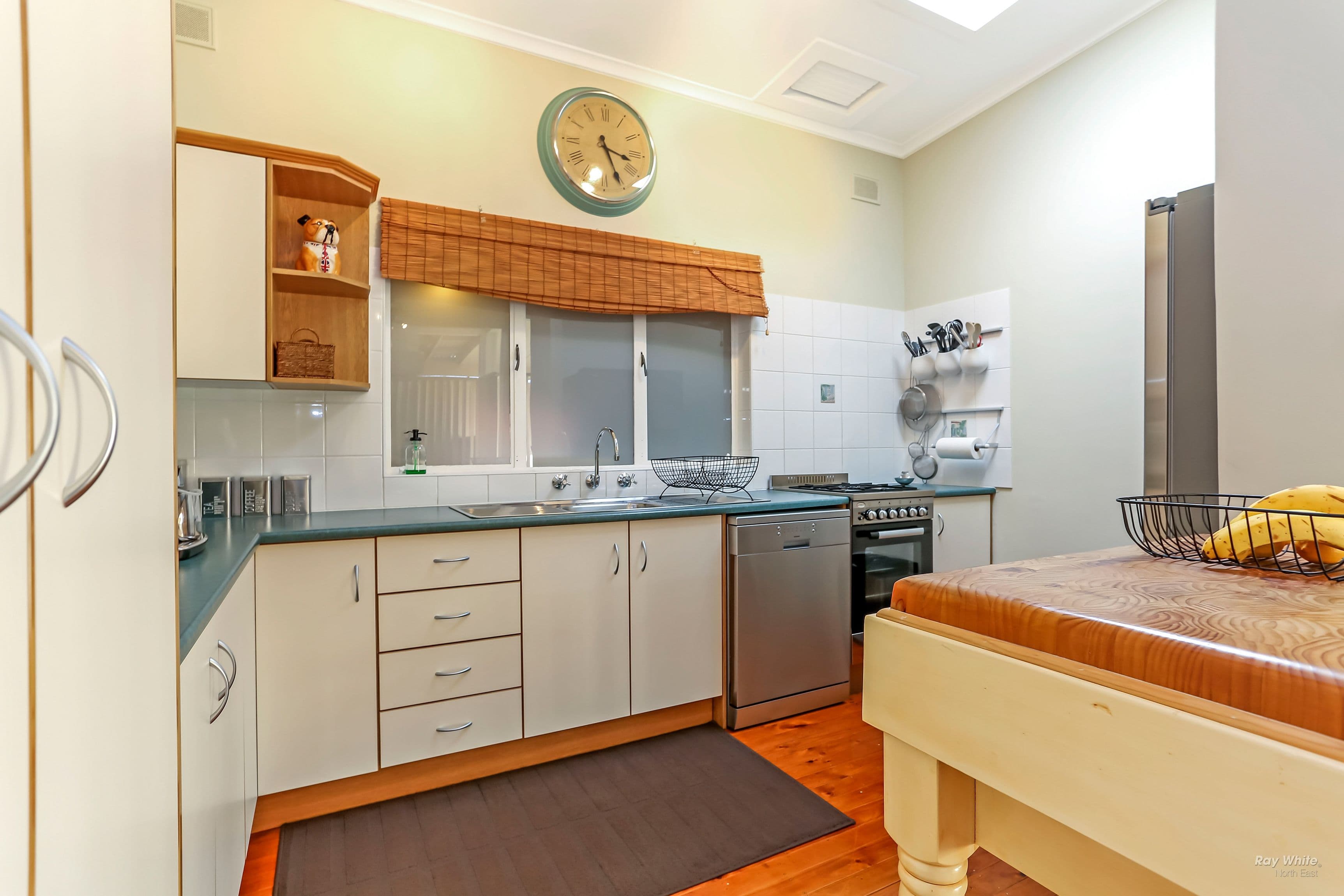 34 Eyre Crescent, Valley View SA 5093, Valley View - Thumbnail 3