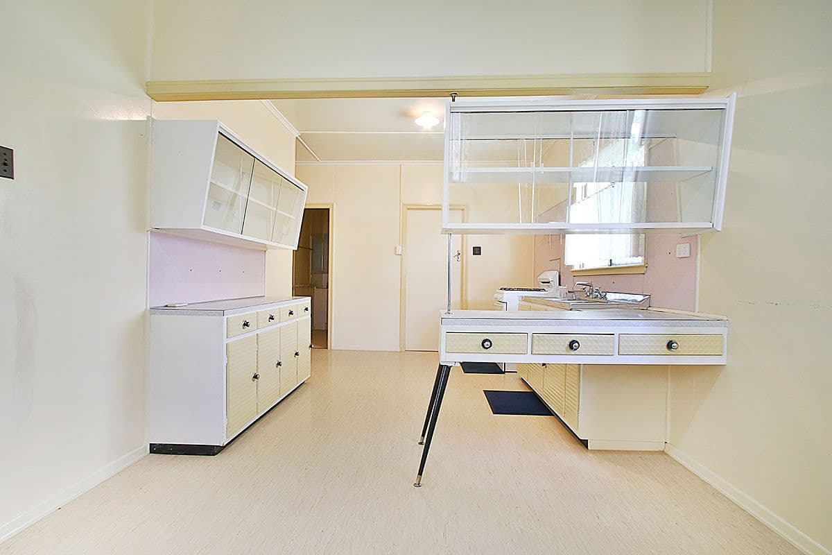 6 Watsonia Drive, Leichhardt QLD 4305, Leichhardt - Thumbnail 8