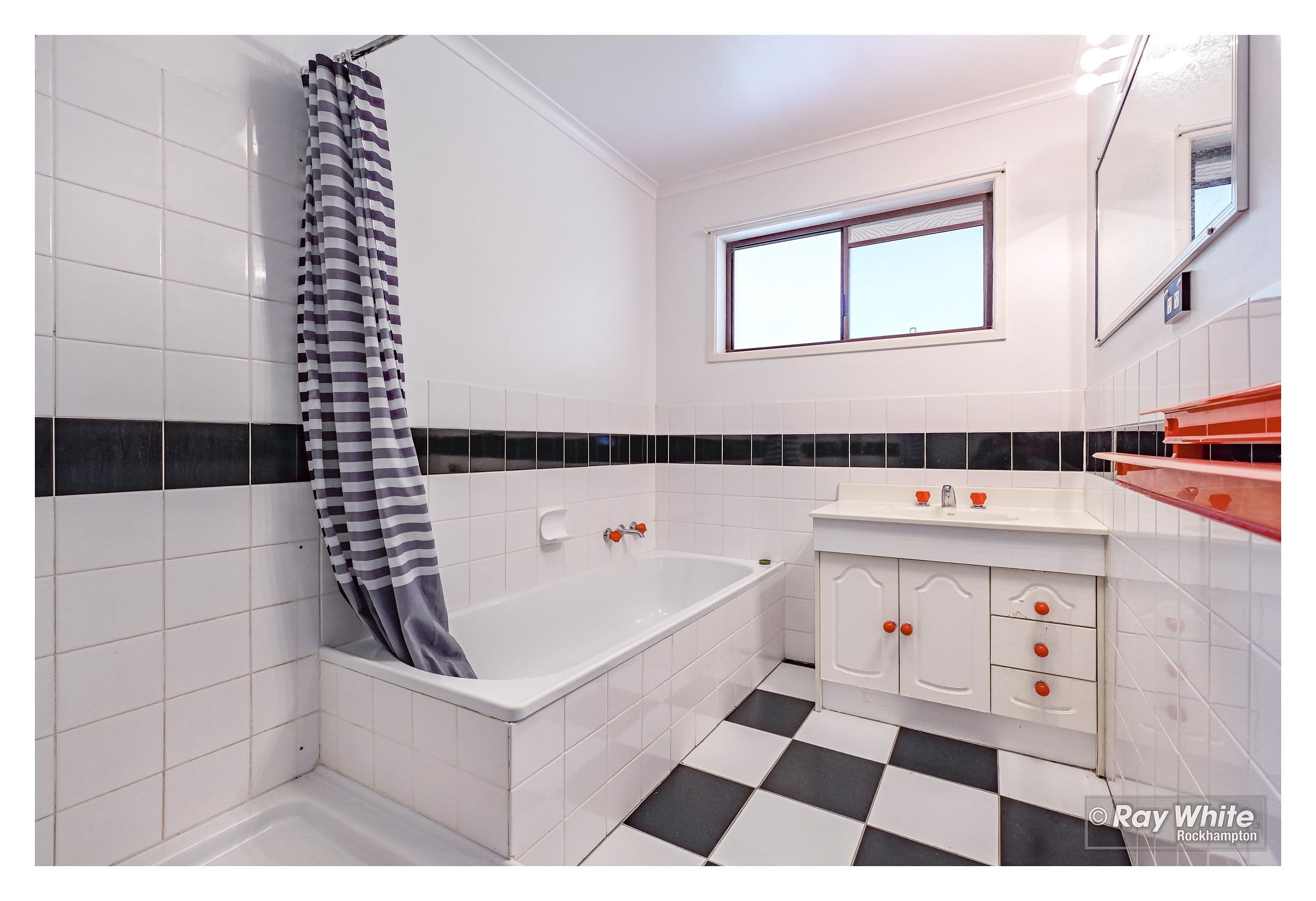 28 Kingfisher Parade, Norman Gardens QLD 4701, Norman Gardens - Thumbnail 5