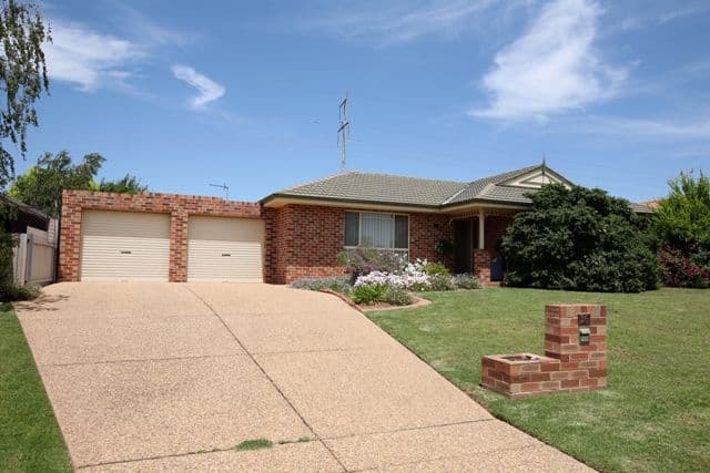 16 Kaldari Crescent, GLENFIELD PARK NSW 2650, Glenfield Park - Image 1