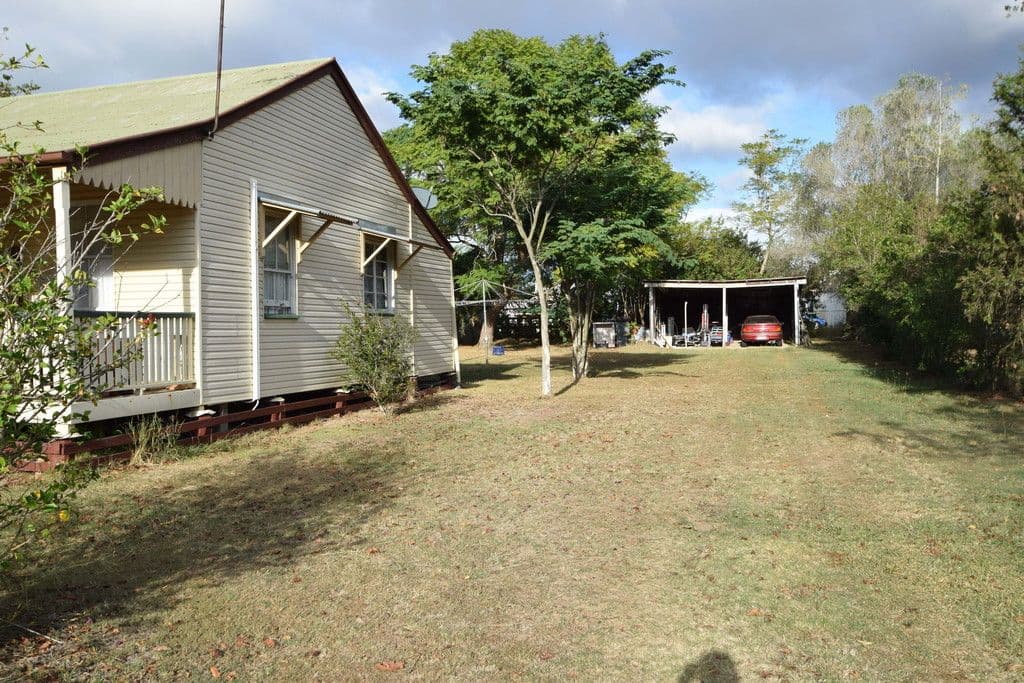 12 Adelaide Street, Esk QLD 4312, Esk - Thumbnail 4
