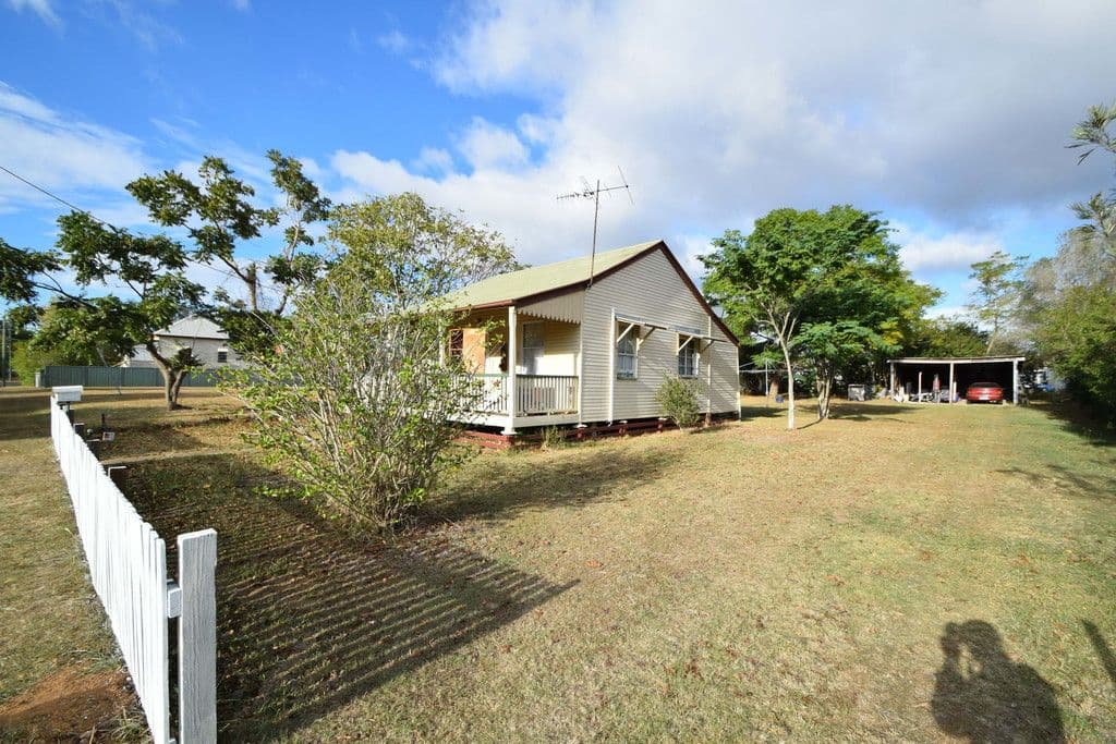 12 Adelaide Street, Esk QLD 4312, Esk - Thumbnail 5