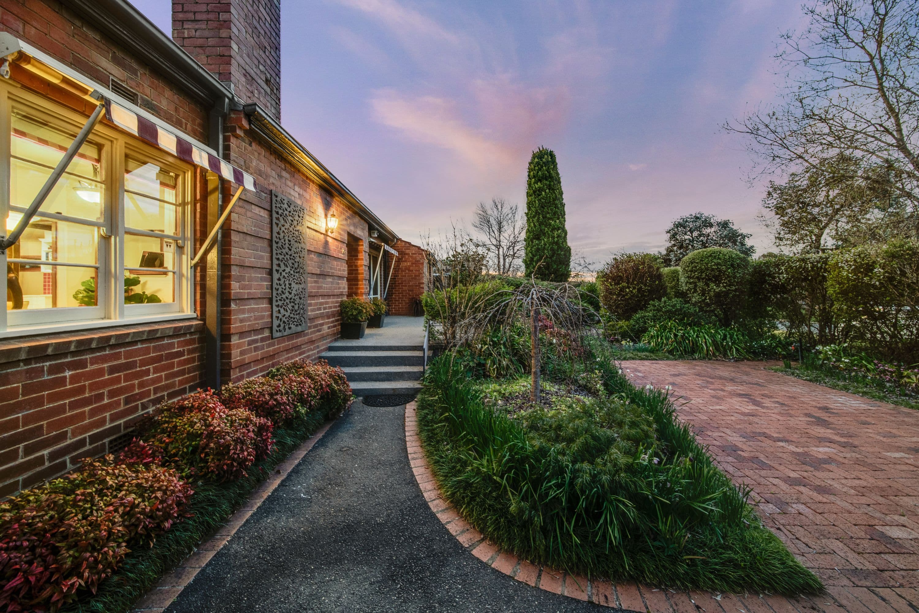 16 Meehan Gardens, Narrabundah ACT 2604, Narrabundah - Thumbnail 2