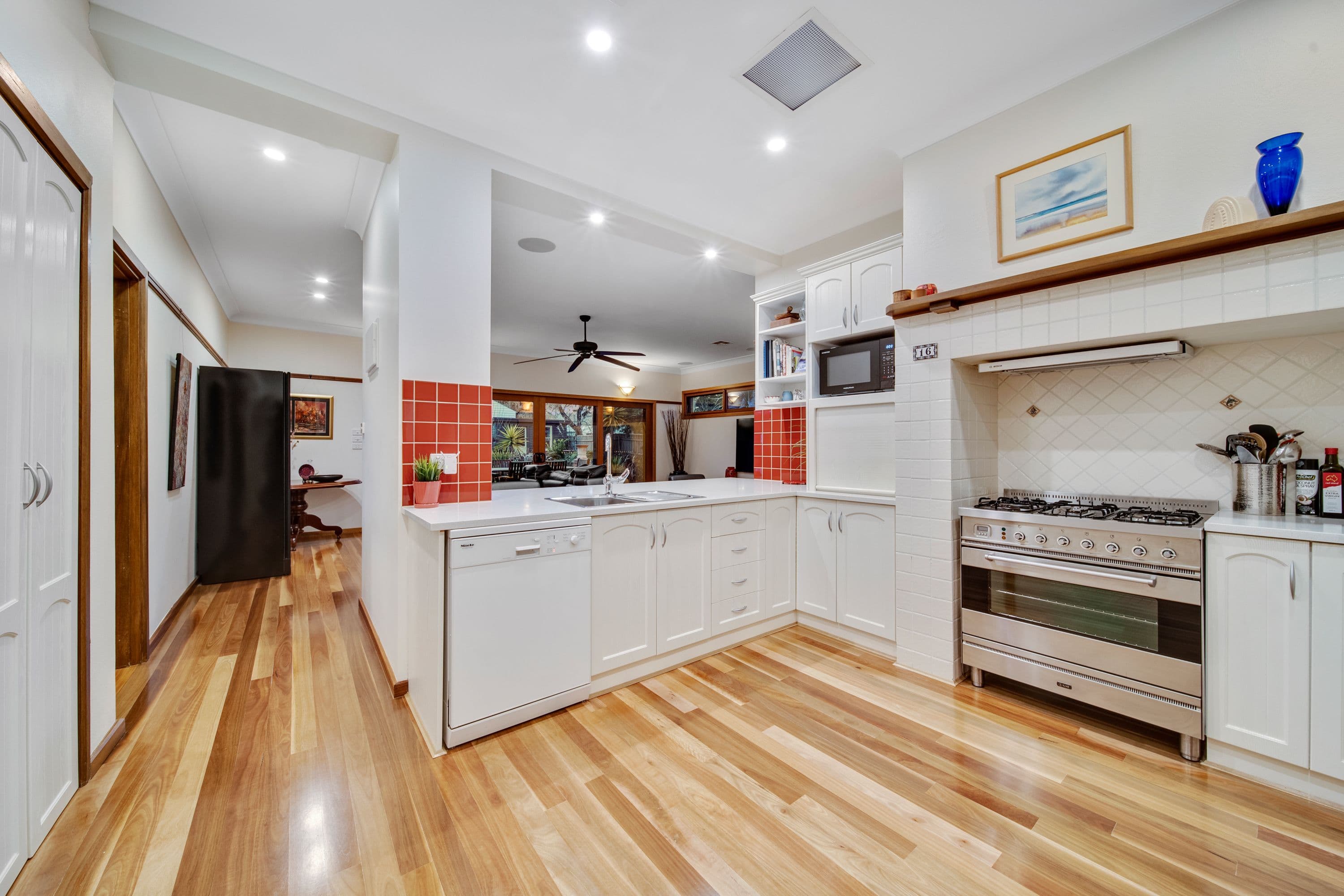 16 Meehan Gardens, Narrabundah ACT 2604, Narrabundah - Thumbnail 5