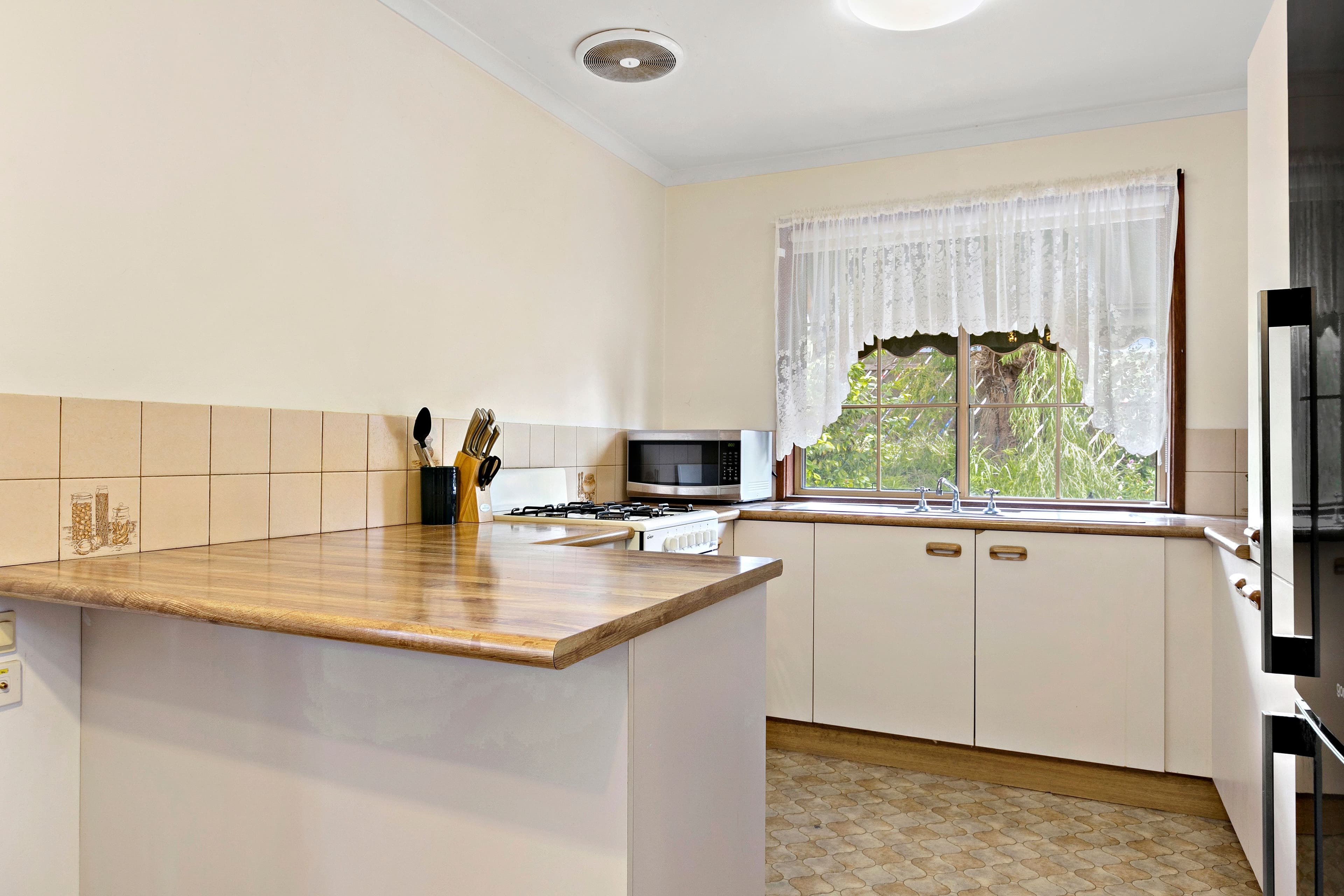 61 Yuille Street, Frankston VIC 3199, Frankston - Thumbnail 3