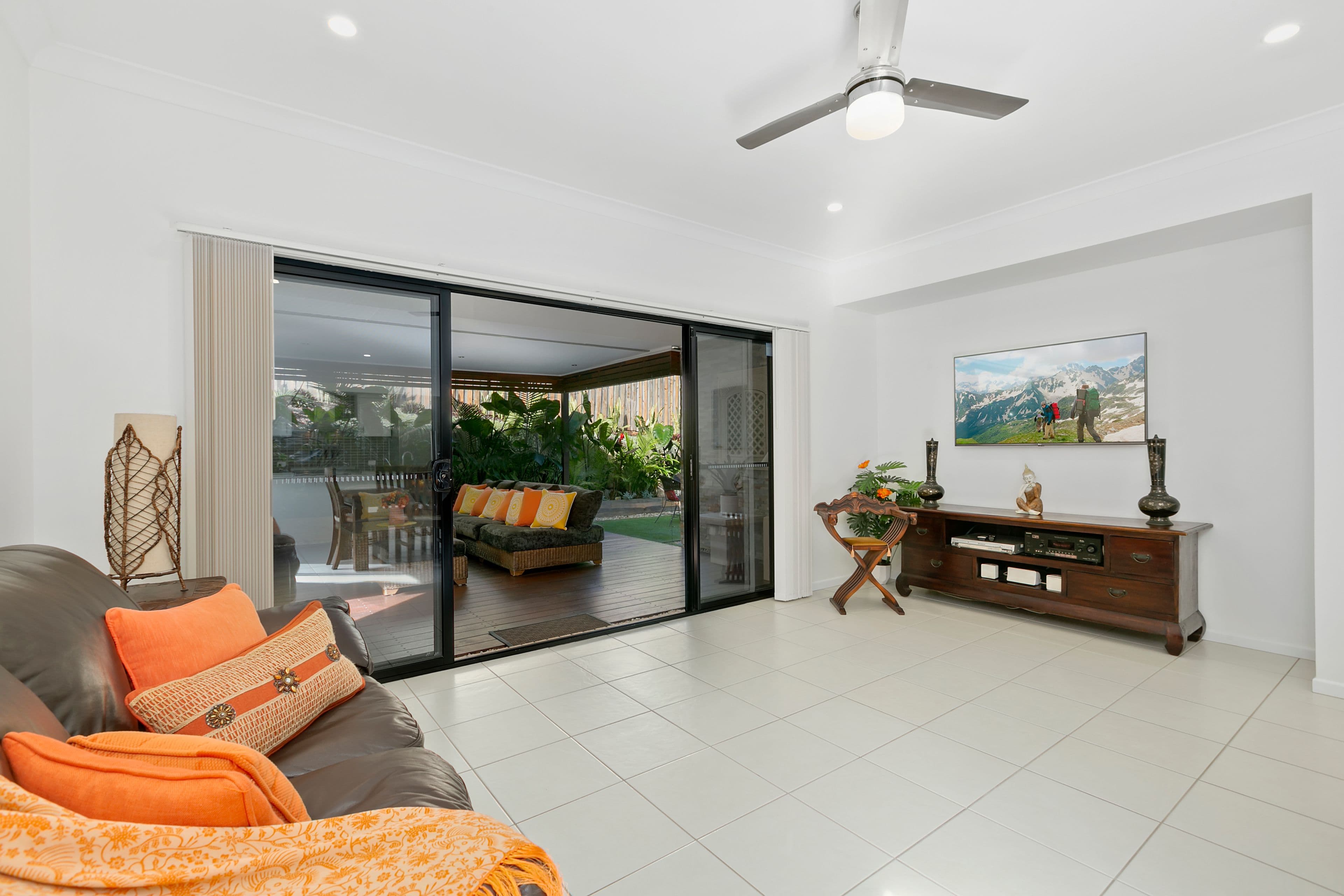 56 Wunburra Circle, Pacific Pines QLD 4211, Pacific Pines - Thumbnail 5
