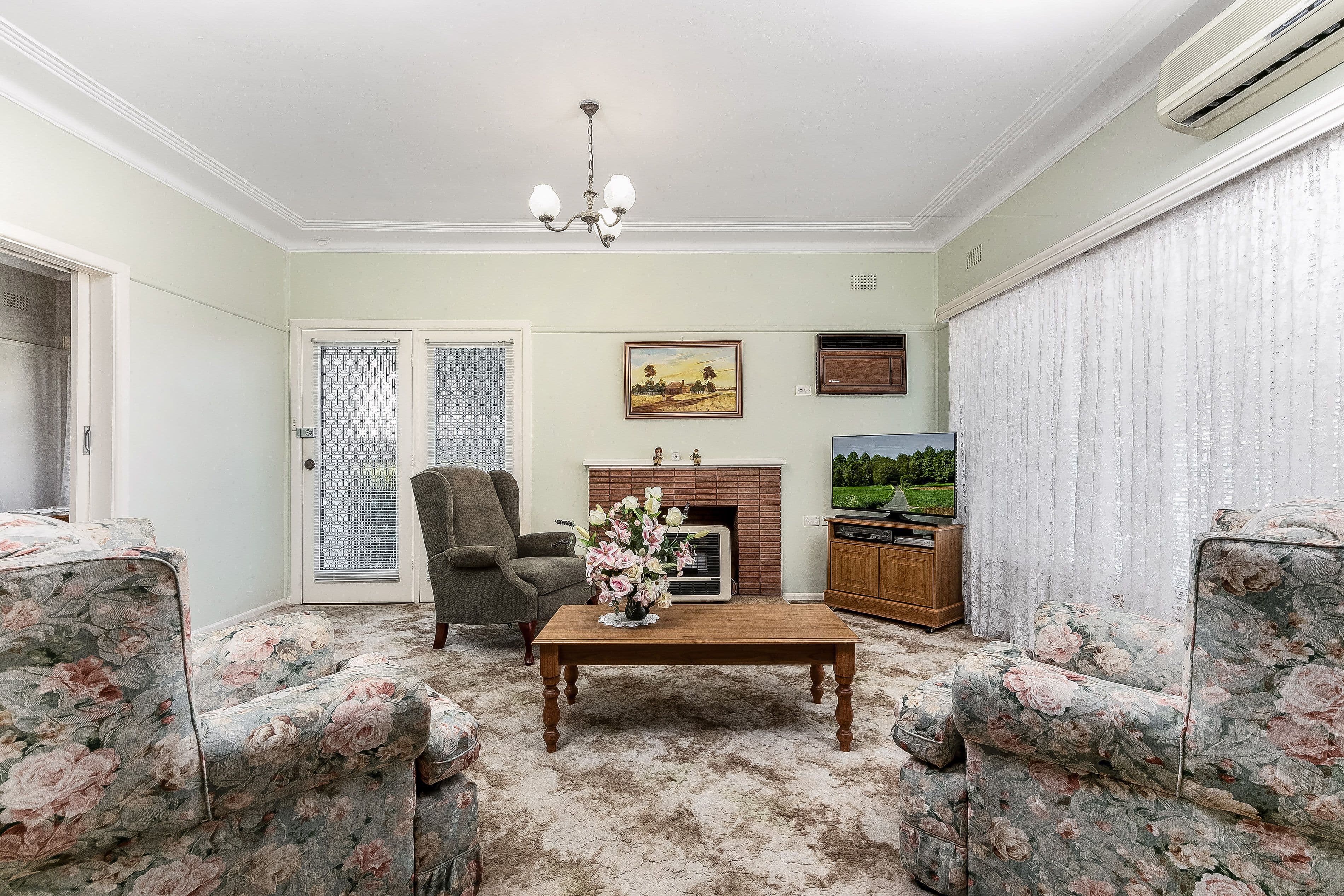 19 Morotai Road, Revesby Heights - Thumbnail 2