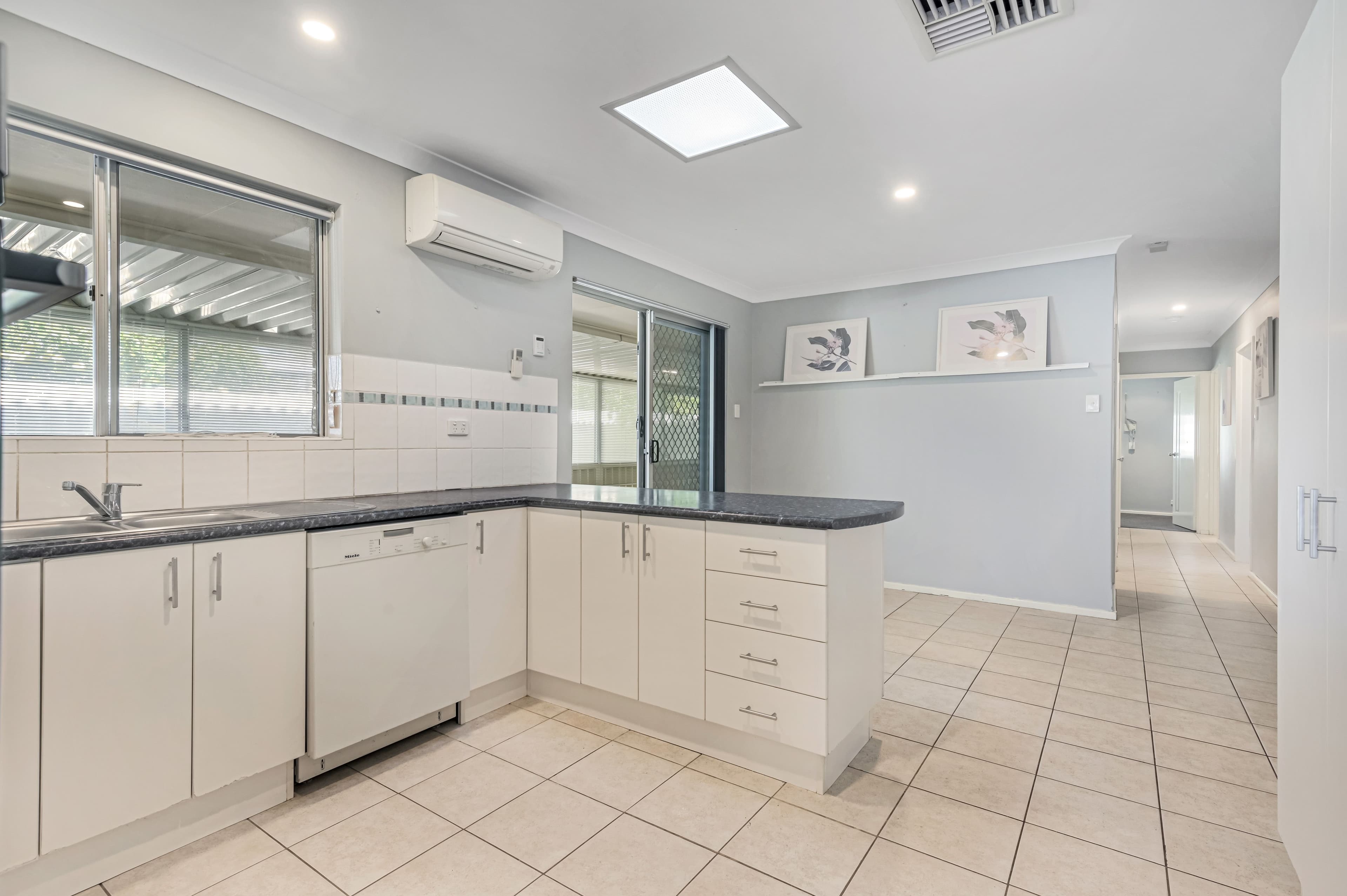 15 Griffith Way, Thornlie WA 6108, Thornlie - Thumbnail 5