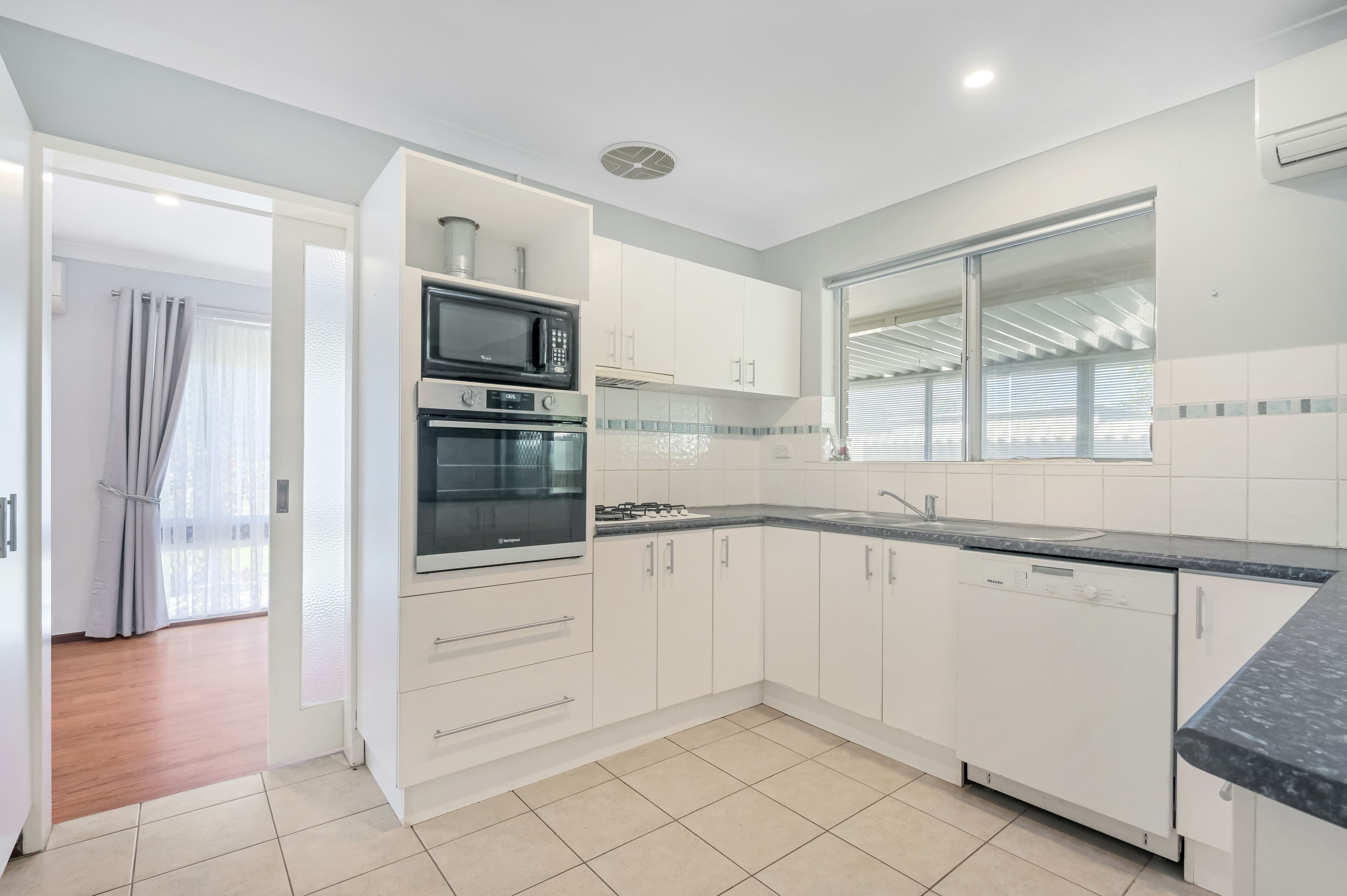15 Griffith Way, Thornlie WA 6108, Thornlie - Thumbnail 7