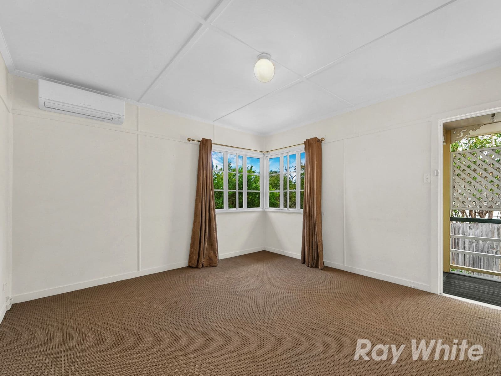 12 Barellan Street, Stafford QLD 4053, Stafford - Thumbnail 2