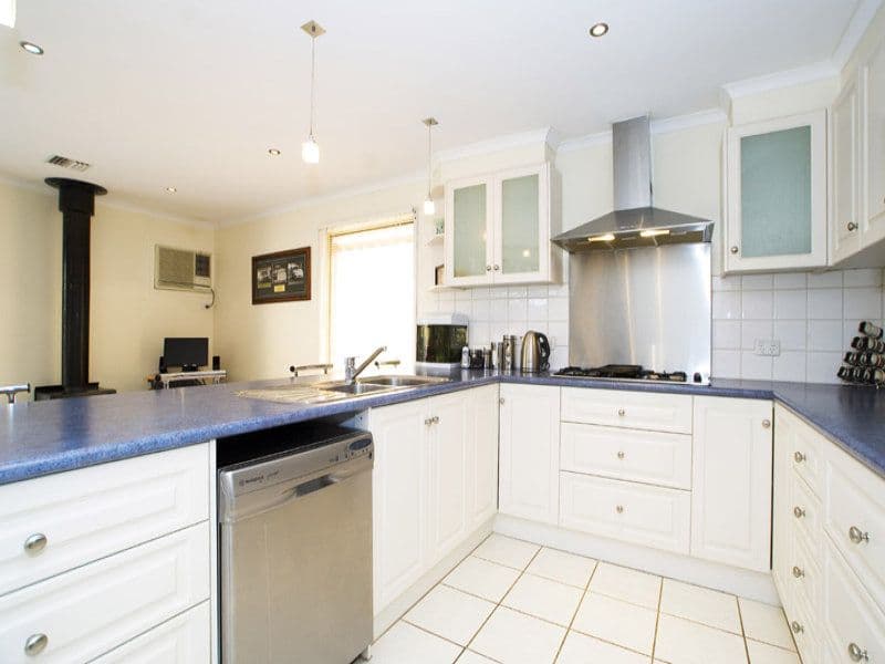 6 Trotting Place, EPPING VIC 3076, Epping - Thumbnail 2