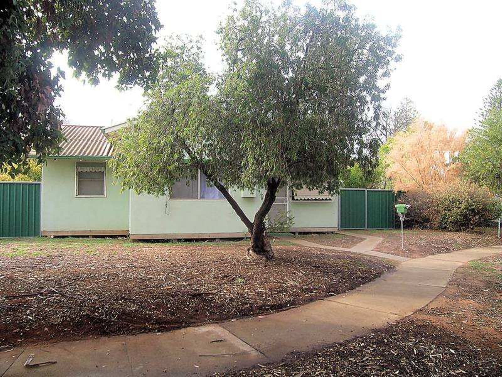 31 Westcliffs Crescent, Red Cliffs - Image 1