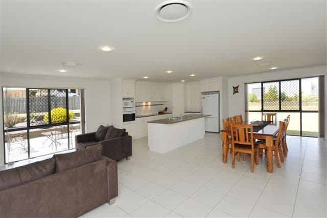 1 Madison Court, GLENVALE QLD 4350, Glenvale - Thumbnail 4