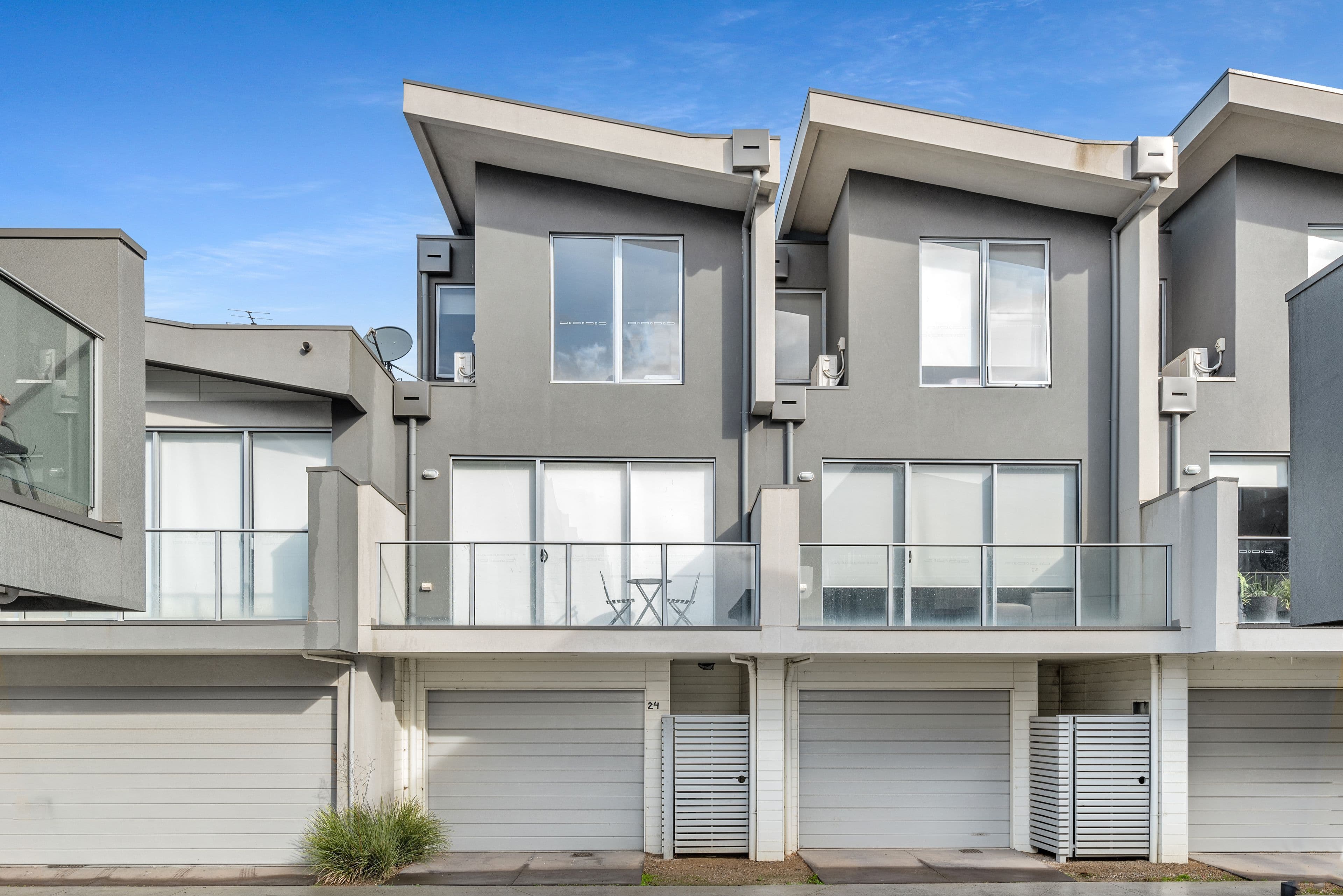 24 Topal Drive, Officer VIC 3809, Officer - Image 1