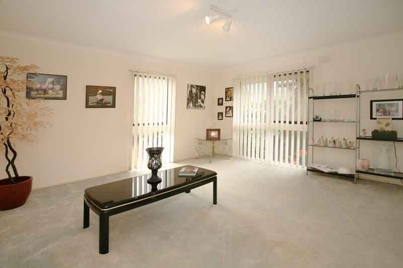 3 Champion Crescent, GLEN WAVERLEY VIC 3150, Glen Waverley - Thumbnail 2