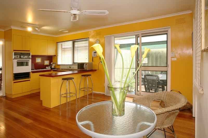 3 Champion Crescent, GLEN WAVERLEY VIC 3150, Glen Waverley - Thumbnail 3